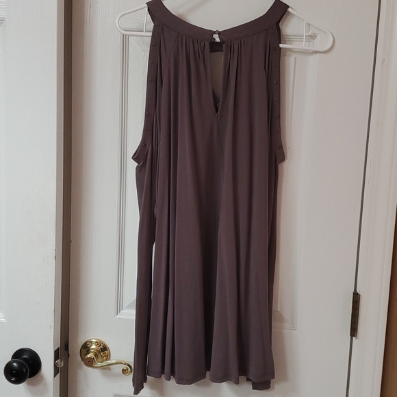 Cold Shoulder Top - Picture 4 of 4